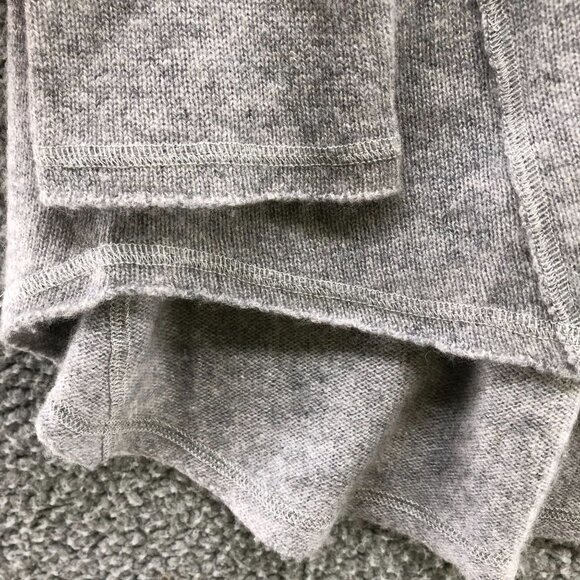 Aqua Cashmere Sweater Womens XS Gray Cold Shoulder Crewneck 100% Cashmere - Picture 7 of 10